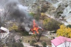 Artsakh Armenians burning their houses